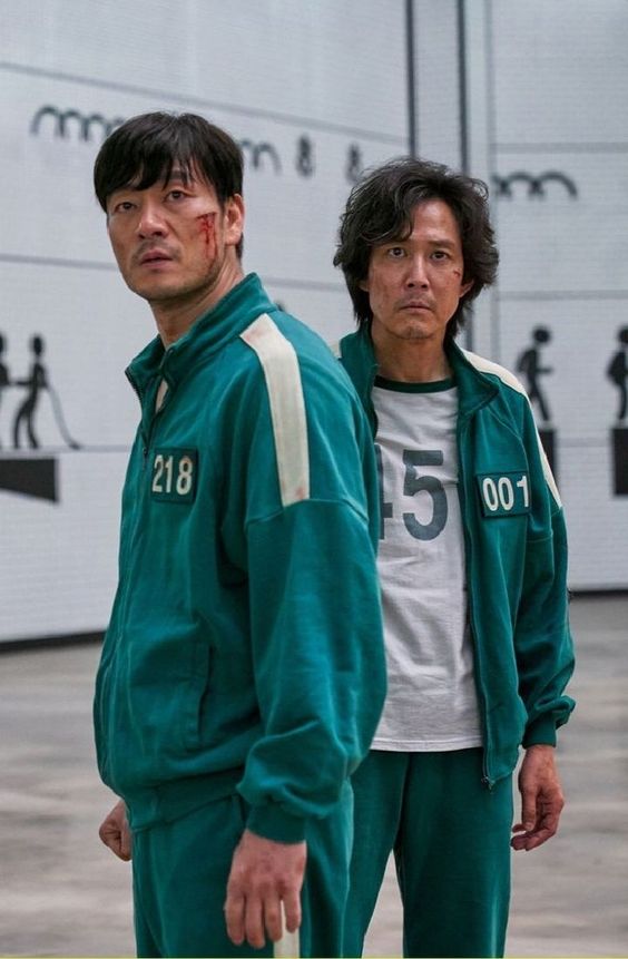 Kdramalive image of Hwang Dong-hyuk and Lee Jung-jae