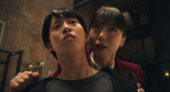 Kdramalive image of Jeon Do-yeon and Lee Yeon in "Kill Boksoon" (2023). 