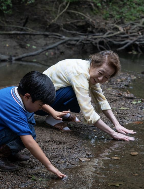 Kdramalive image of Alan Kim and Youn Yuh-jung in "Minari" (2020)