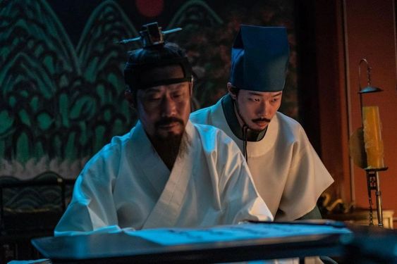 Kdramalive image of Ryu Jun-yeol and Yoo Hae-jin in "The Night Owl" (2022). 