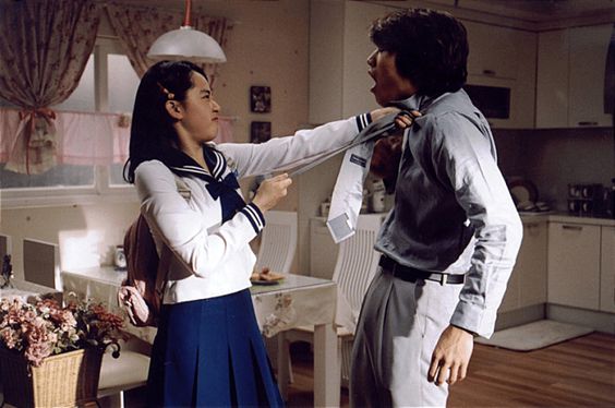 Kdramalive image of Kim Rae-won and Moon Geun-young in "My Little Bride" (2004).
