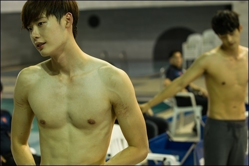 Kdramalive Image of Lee Jong-suk as Jung Woo-sang in "No Breathing" (2013). 