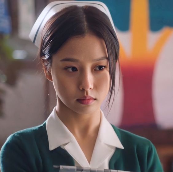 Kdramalive Image of Go Min-si in "Youth of May" (2021)