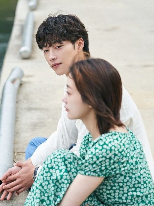 Kdramalive image of Woo Do-hwan and Lee Yoo-mi in "Mr. Plankton" (2024).