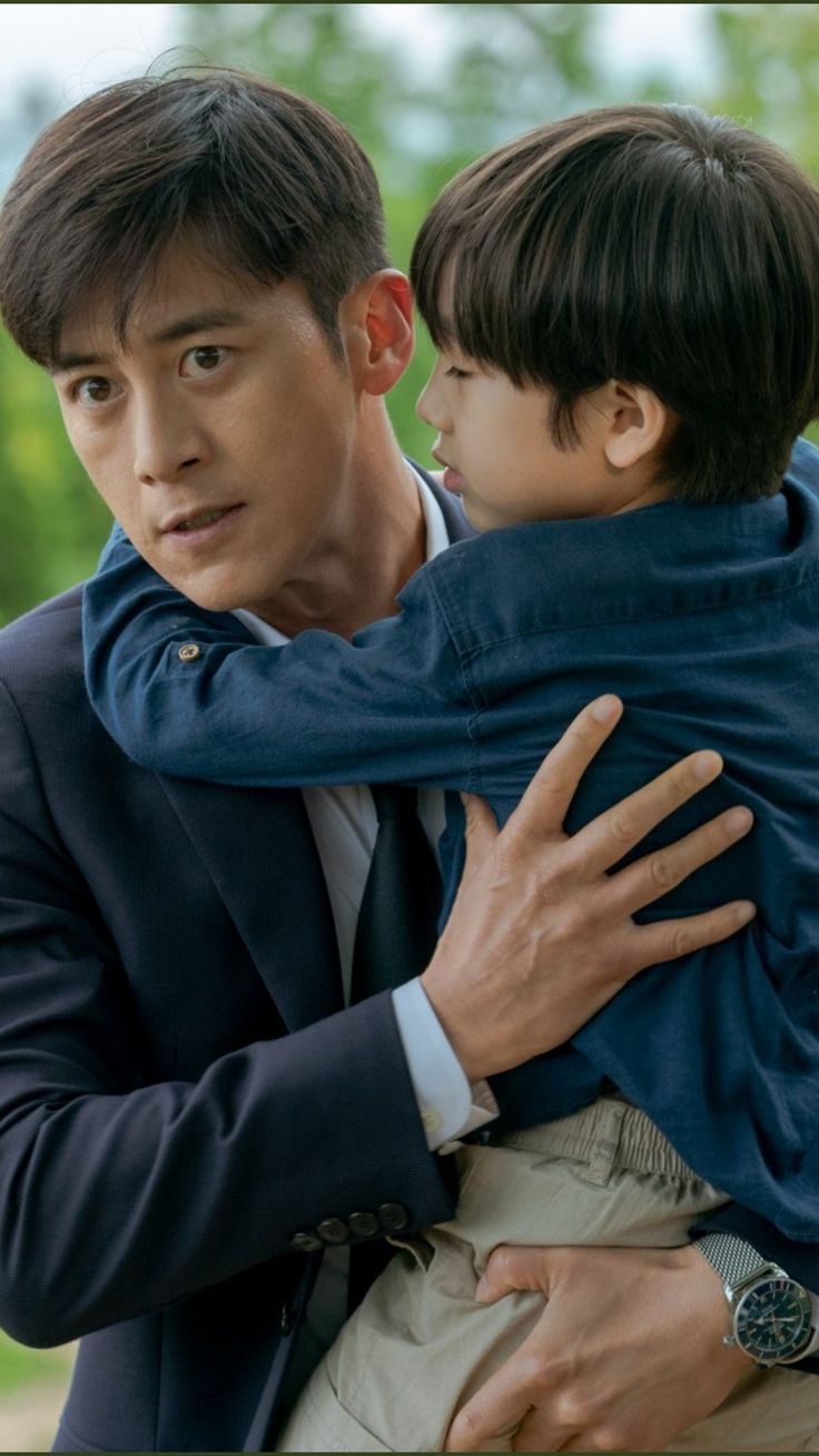 Kdramalive image of Go Soo in "Missing: The Other Side" (2020-2023)