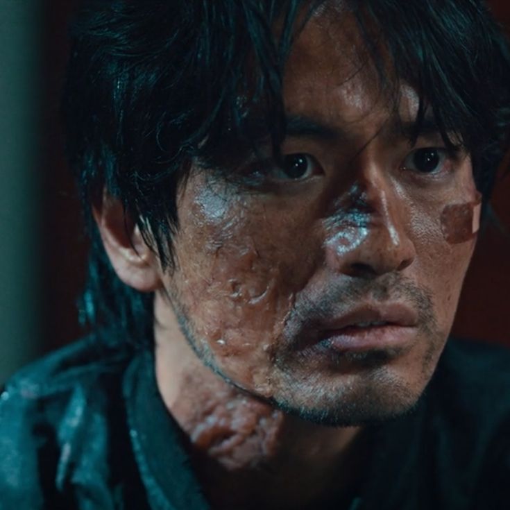Kdramalive image of Lee Jin-wook in "Sweet Home" (2020-2024).