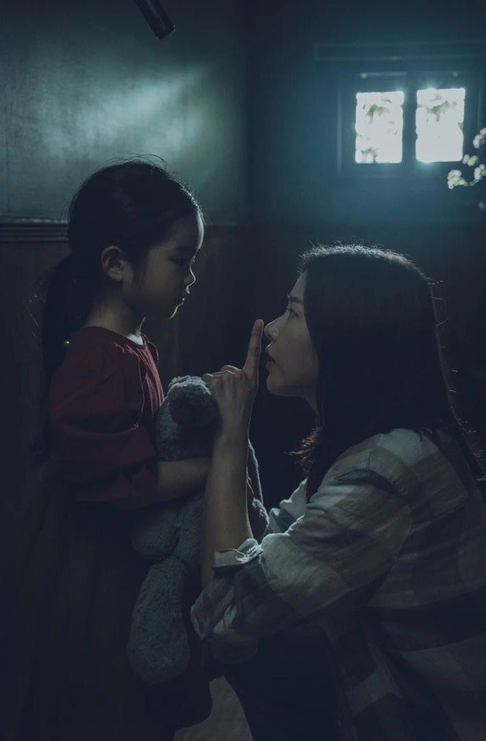 Kdramalive image of Oh Eun-seo as An Da-jung in "Devil in the Lake" (2022).